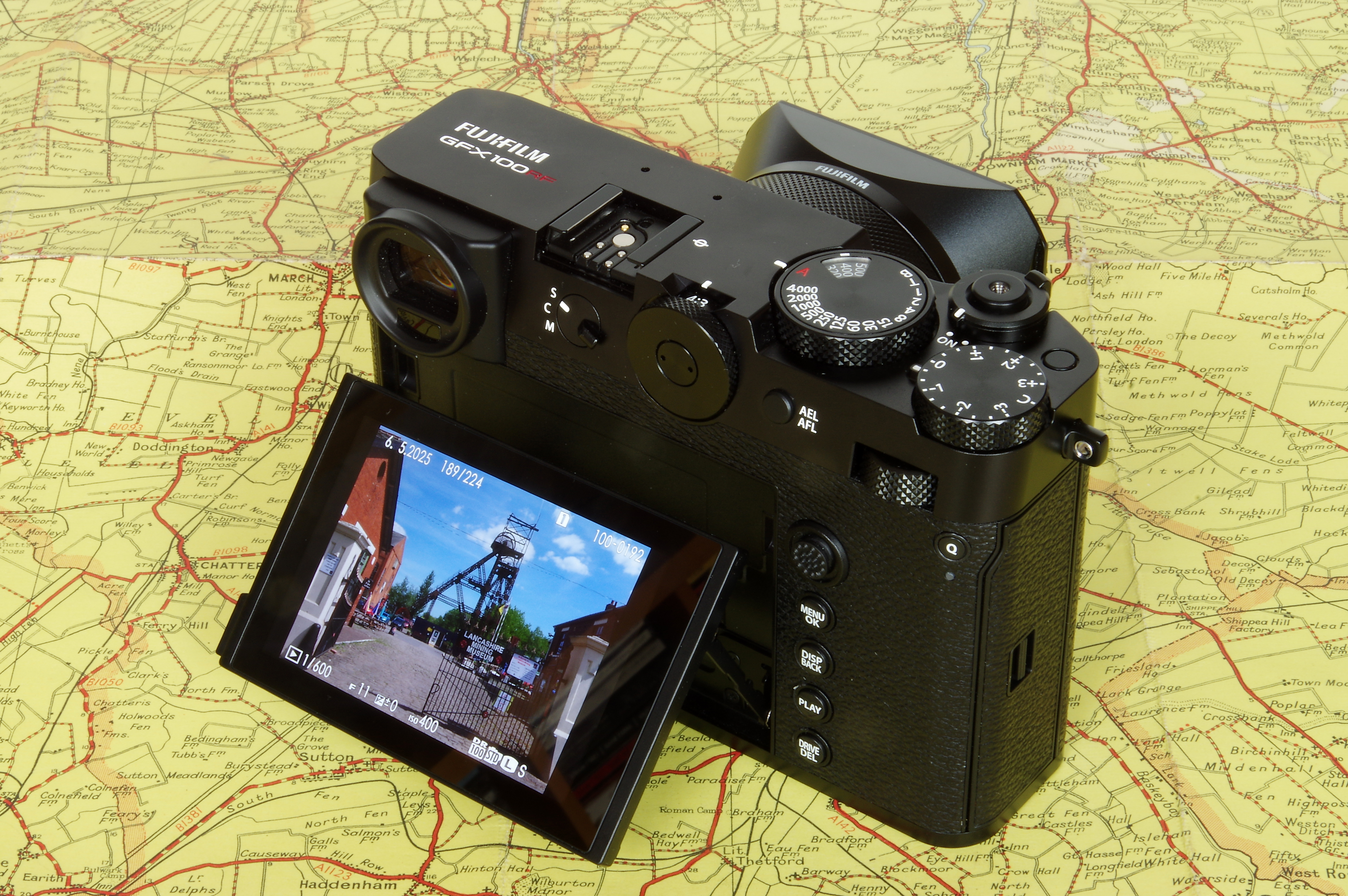 富士フイルム - GFX100RF ブラック Fujifilm GFX100RF Review: Premium Camera, Premium Price