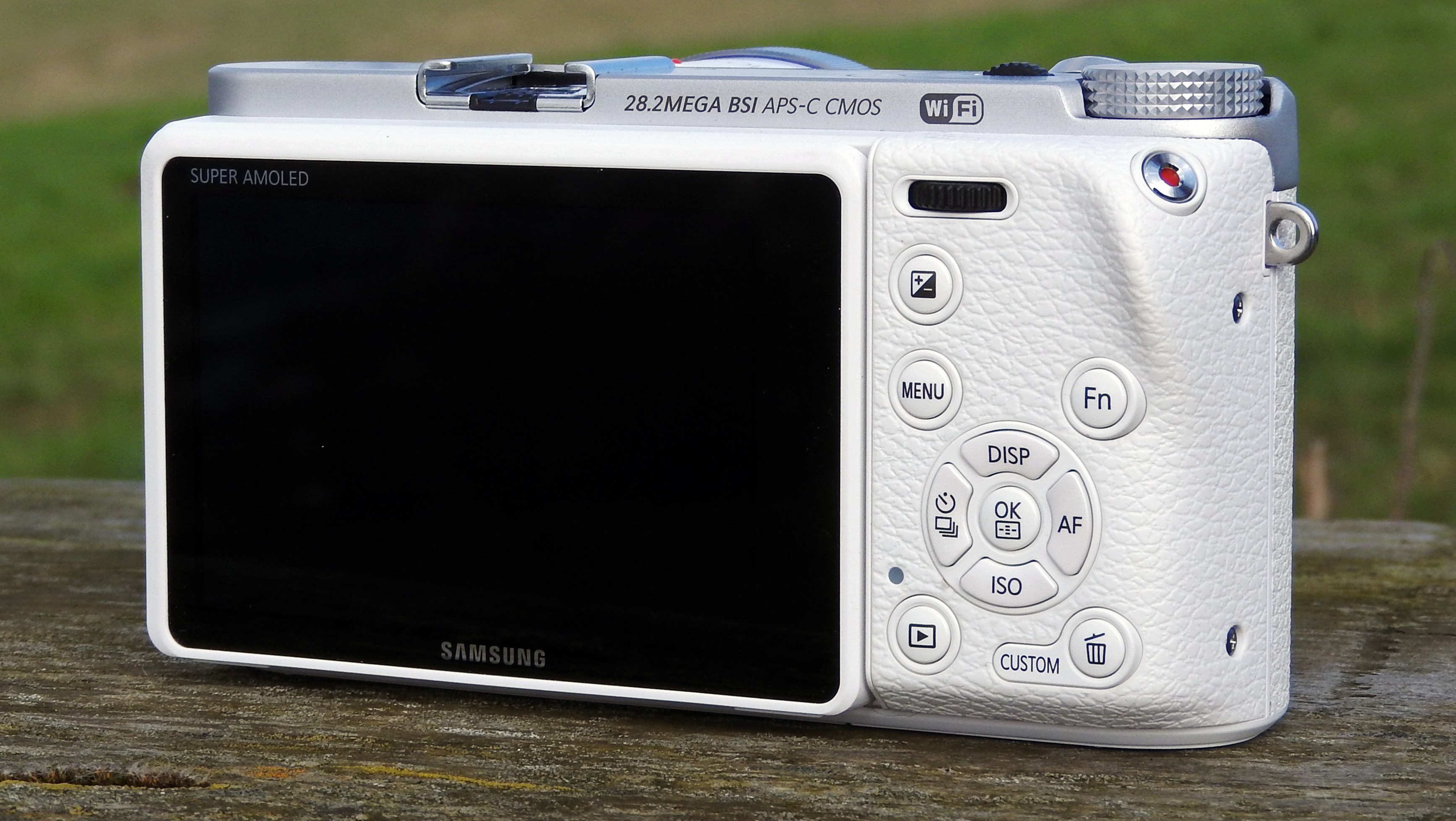 6.3割引‼︎Samsung NX500 カメラ 本体&レンズ２つ！ Samsung NX500 review: The NX500 is a great general-purpose
