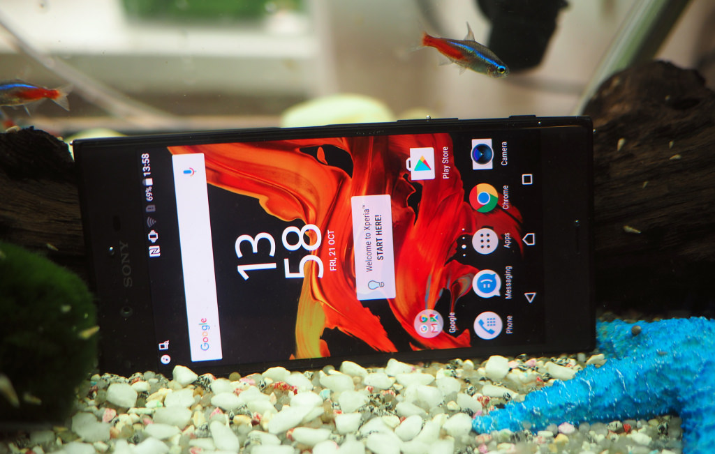 Xperia View　XQZ-VG01JPCX experia-zx_1.jpeg
